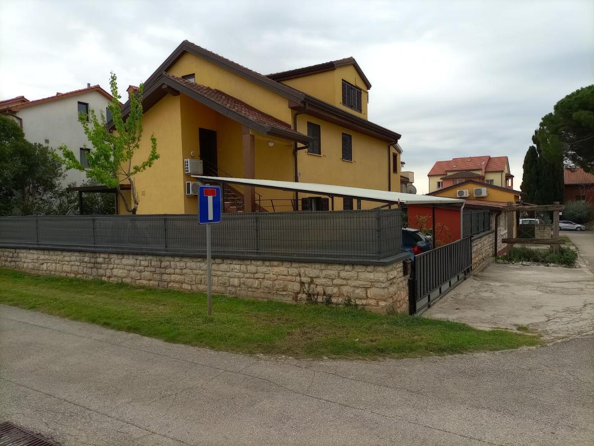 Apartments Ingrid Новиград Экстерьер фото